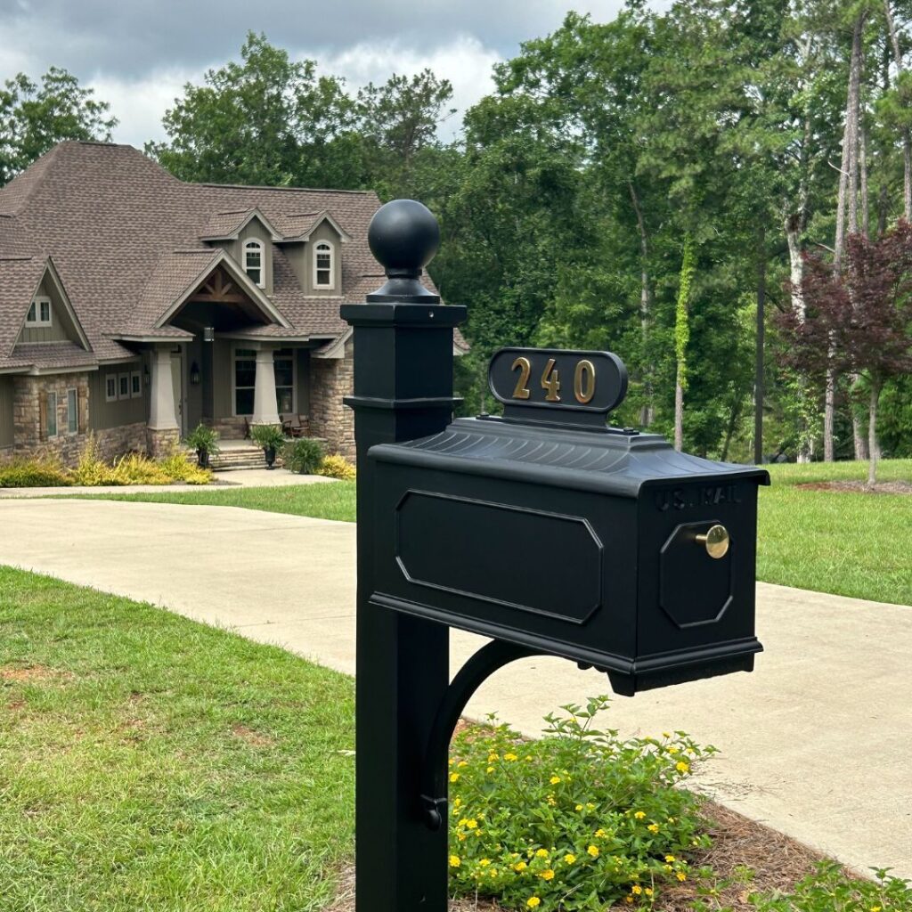 Image of well-maintained mailbox in an HOA community